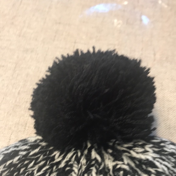 GAP ski hat. Says “happy” in different colors - Picture 3 of 5